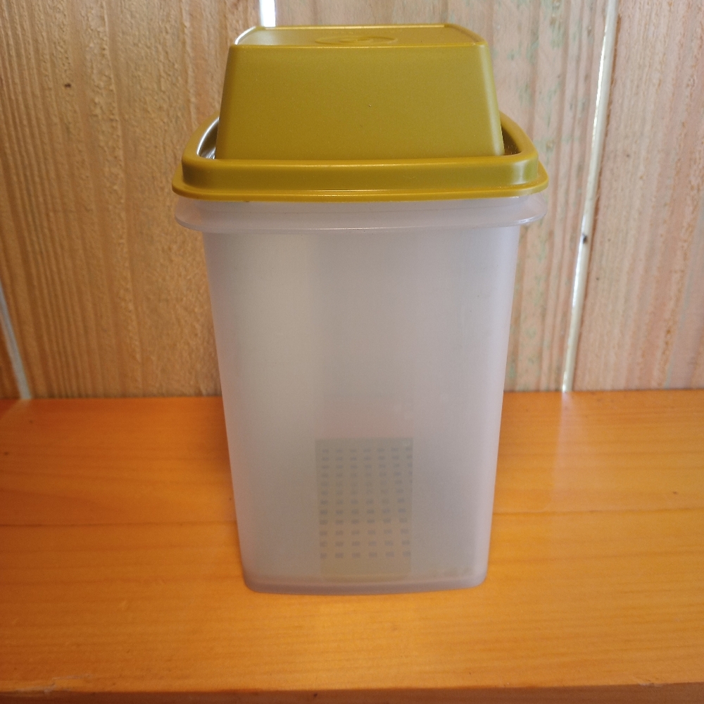 Vintage Green Tupperware Pickle Container